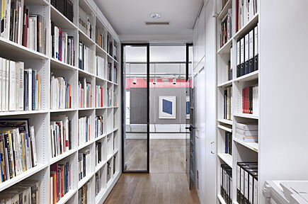 Galerie Boisserée, Library on the ground floor