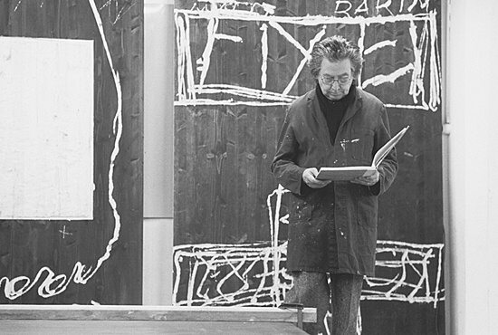 Antoni Tàpies im graphischen Atelier, St. Gallen 9. Dezember 1992
